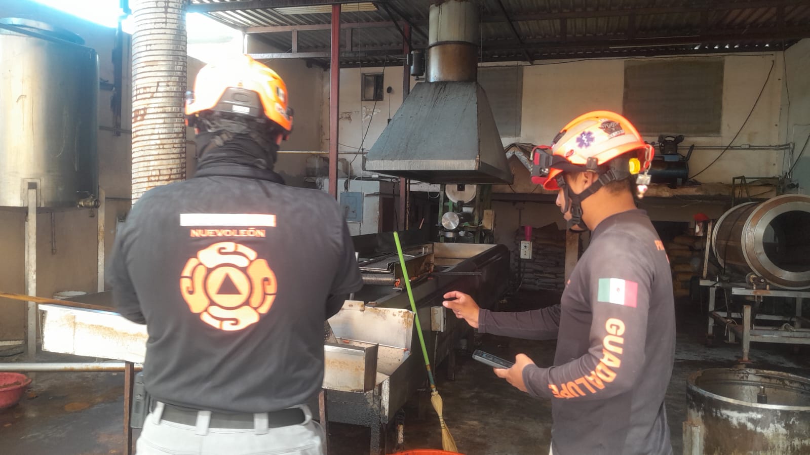 Incendio consume área de frituras en bodega de Guadalupe; no hay lesionados