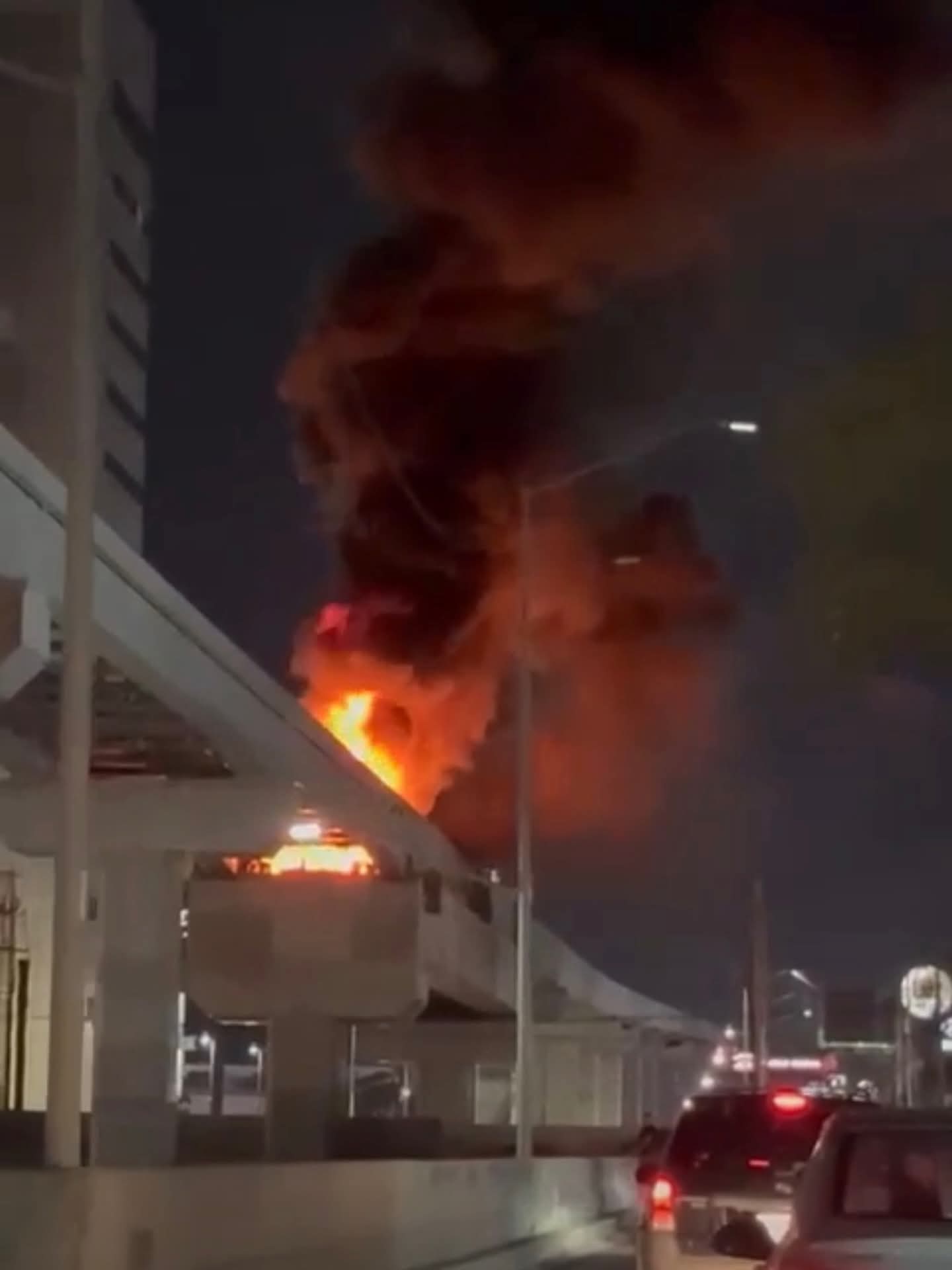 Se incendia construcción de Línea 6 del Metro en Guadalupe
