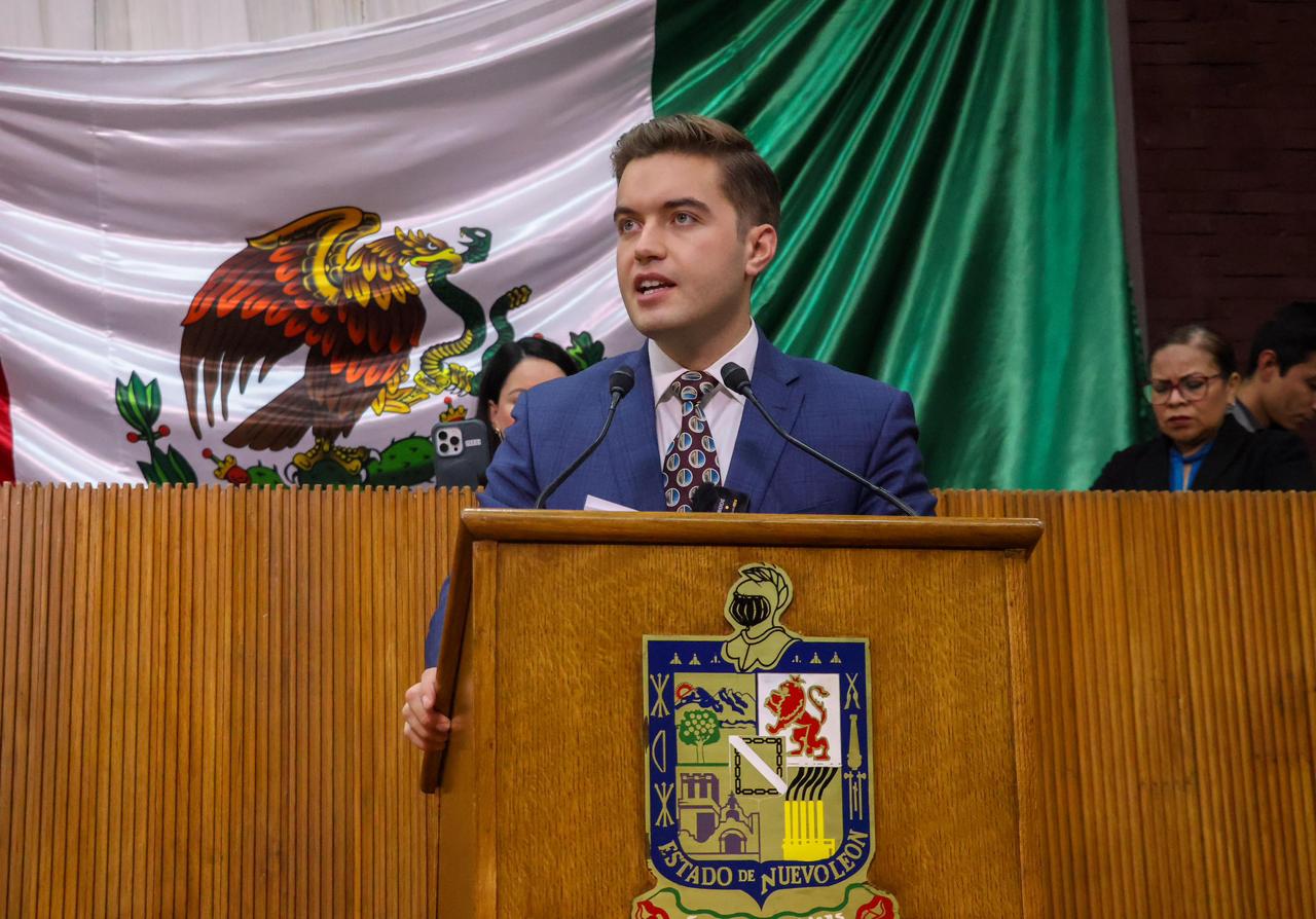 Jesús Elizondo busca que se garanticen paradas del camión más dignas en NL