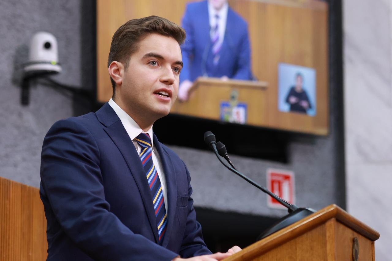 Propone Jesús Elizondo brindar acompañamiento a madres adolescentes en NL