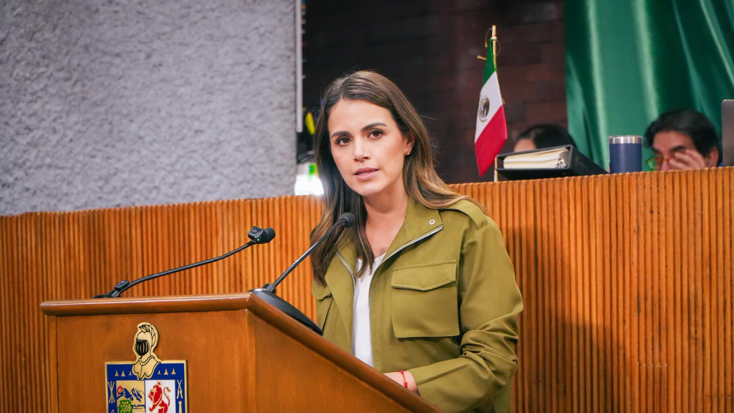 Exigen pago a maestros jubilados en NL; adeudo ronda mil millones de pesos