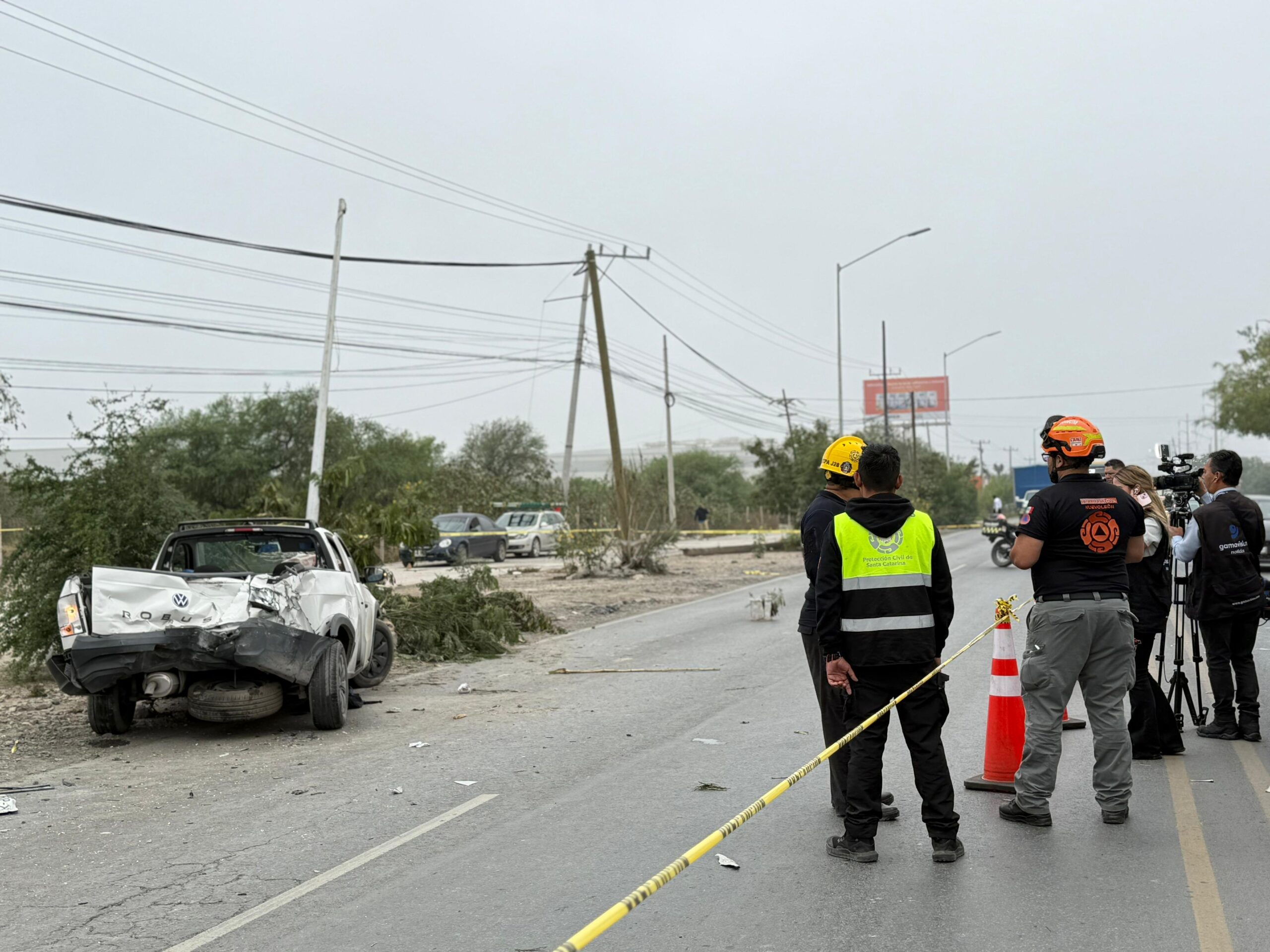 Choque entre camion urbano y camioneta deja a una persona sin vida en Santa Catarina