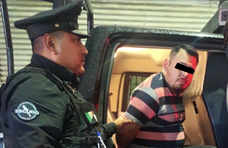 Detinen a hombre por golpear a su pareja al exigirle la cena en Monterrey