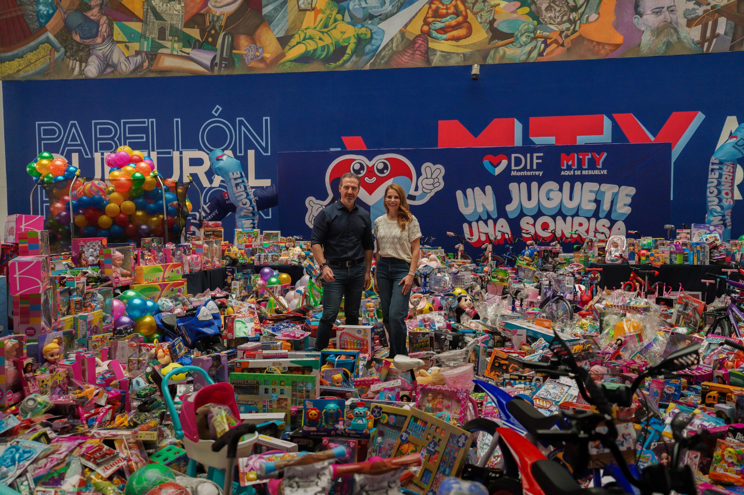 Arranca “un juguete, una sonrisa” en Monterrey con más de 10 mil juguetes en un día