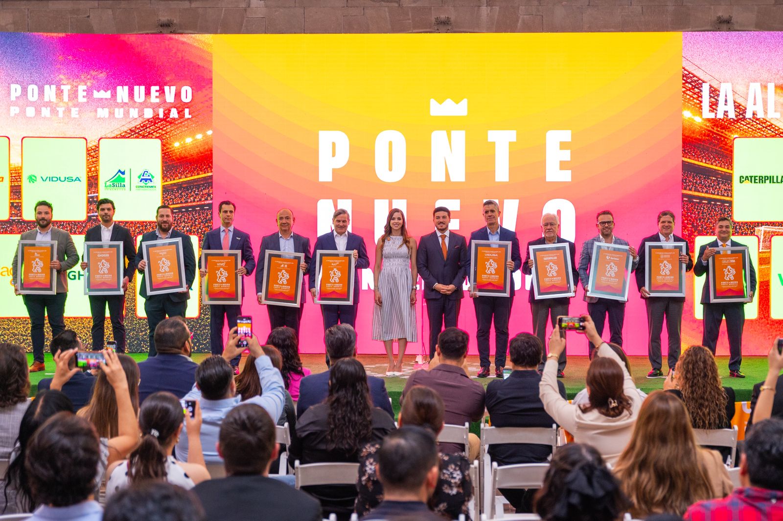 Siguen empresas de NL sumandose a estrategia mundialista; ya van más de 100