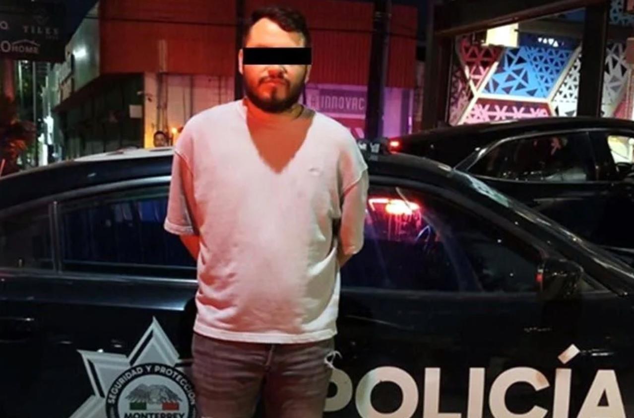 Detienen a hombre que golpeó a su pareja por celos en Monterrey
