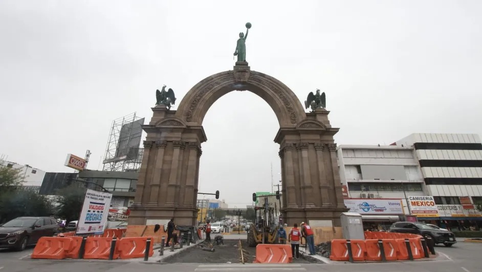 Jueza federal ordena suspender obras en el Arco de la Independencia por posible daño a patrimonio histórico