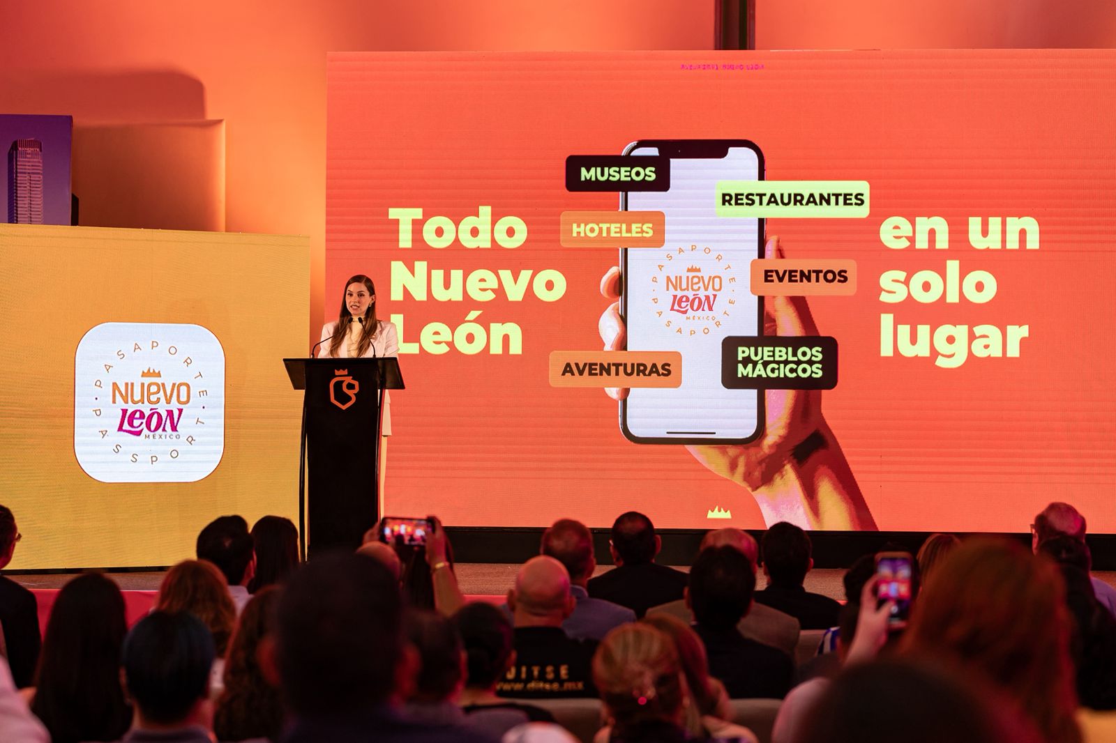 LANZAN SAMUEL Y MARIANA ‘PASAPORTE NUEVO LEÓN’ RUMBO A LA COPA DEL MUNDO 2026