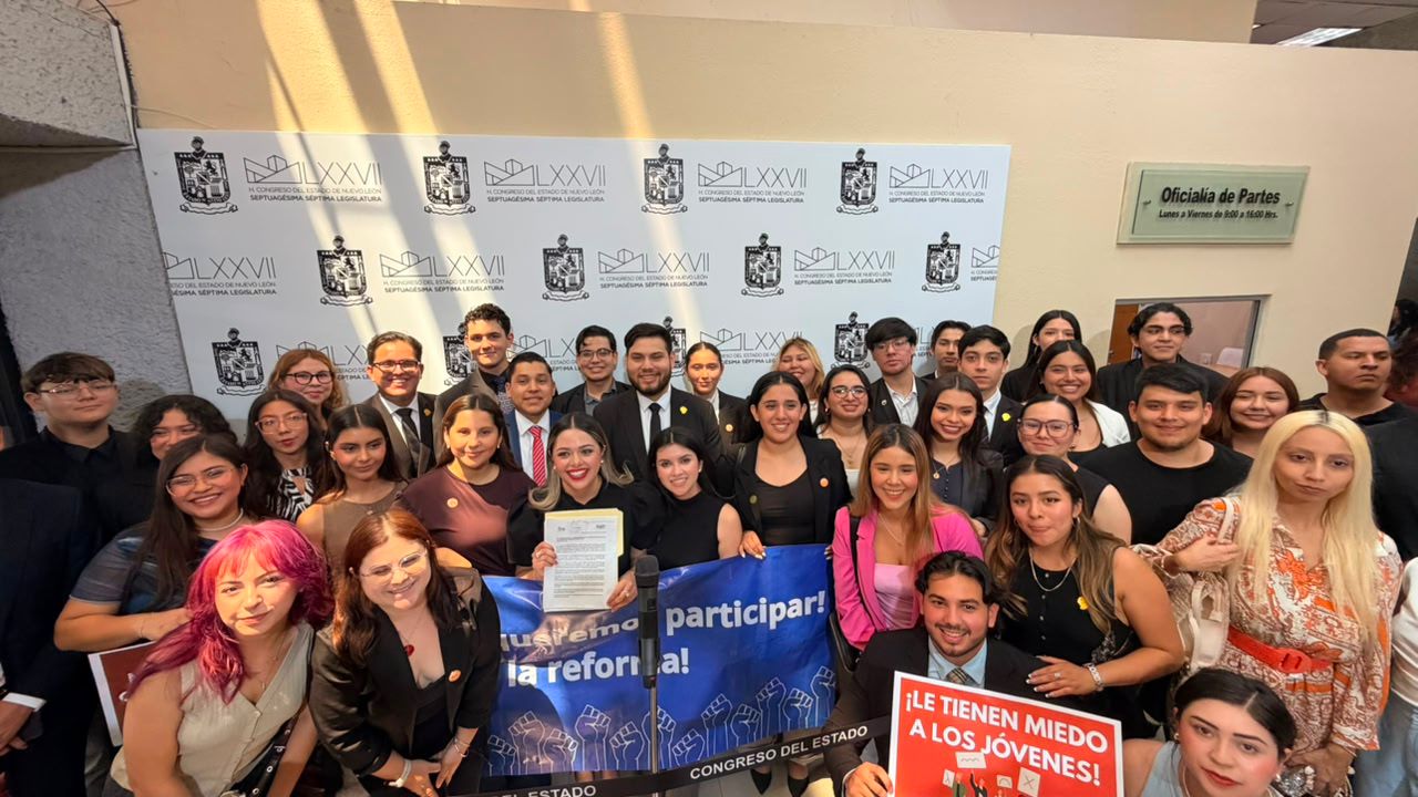 Organizaciones juveniles presionan al Congreso para aprobar reforma para bajar edad a cargos públicos